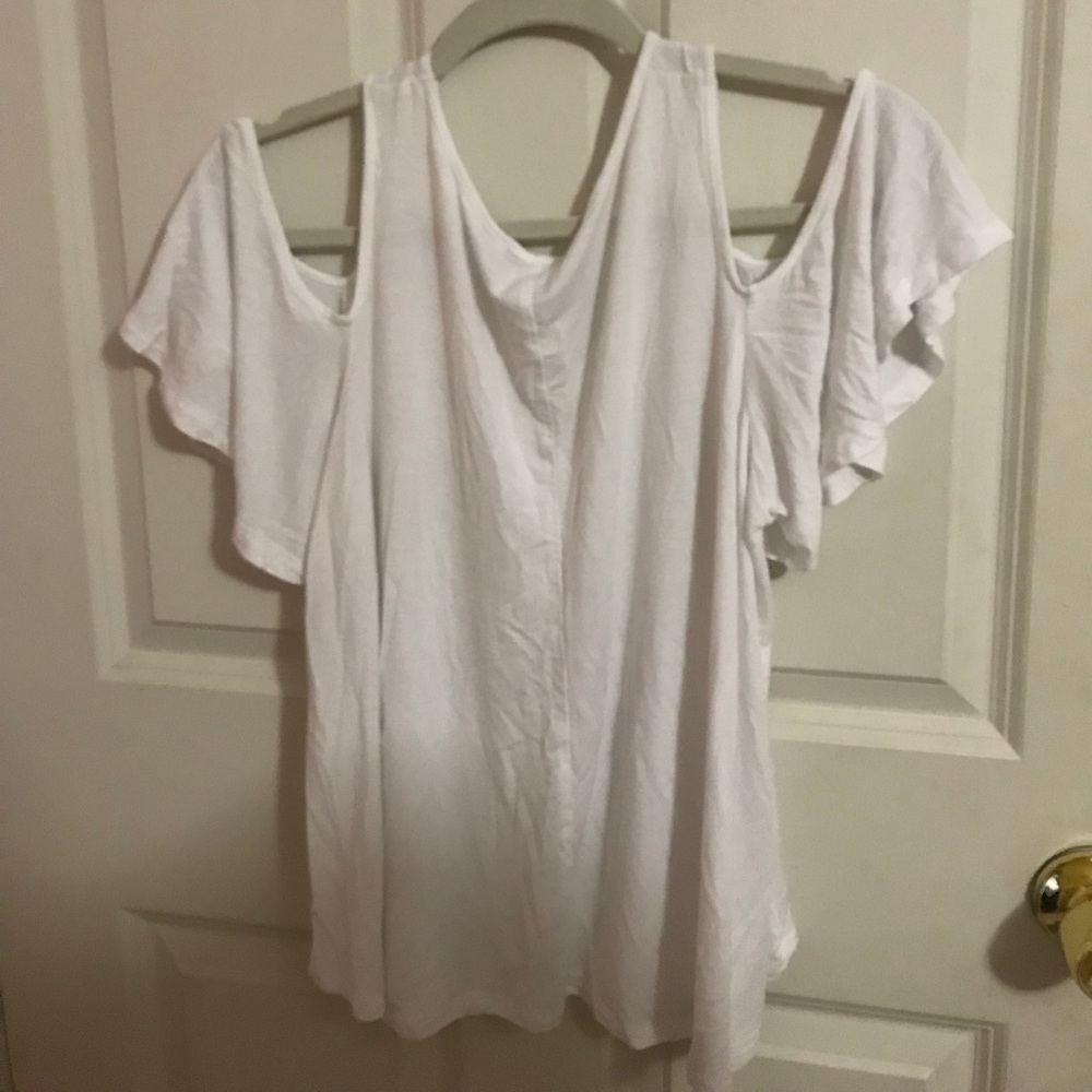 White flowy off the shoulder shirt